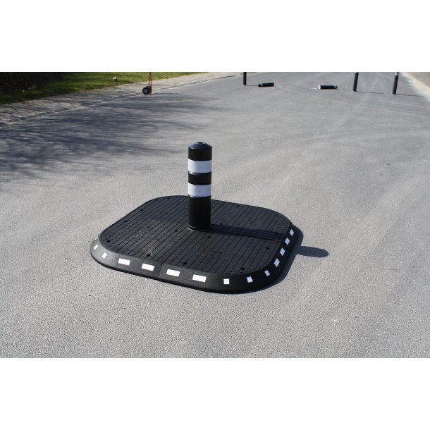 Helleanl�g Standard 160x160x10cm incl. skruer/plugs (excl. pullert/skilt)