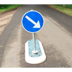 Helleanl�g Blok 150x50x13cm, incl. skruer/plugs (excl. pullert/skilt)